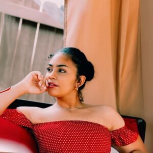 Routine bien-être du matin pour une femme noire ambitieuse