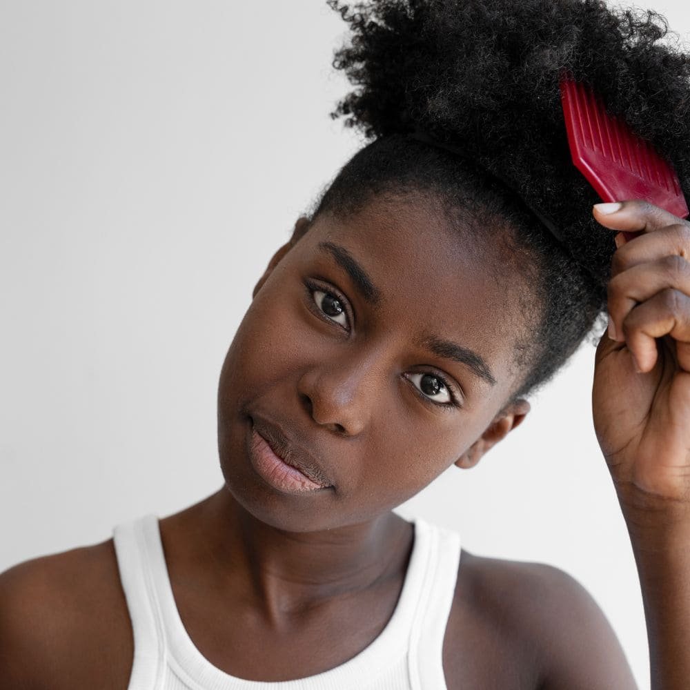 Brushing afro : comment le faire tenir VRAIMENT (même si tu transpires, même si tu sors)