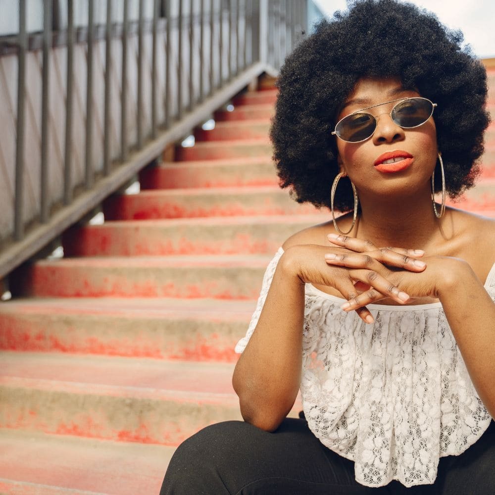 Se libérer des pensées négatives : techniques pour femmes qui veulent évoluer